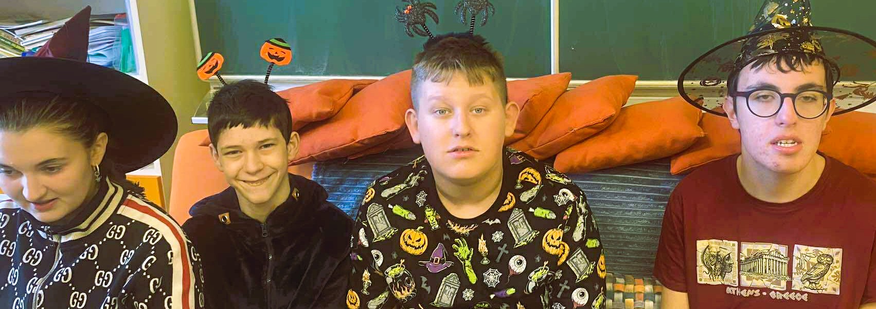 VII. třída Světýlka a strašidla aneb náš Halloweensko – dušičkový den 